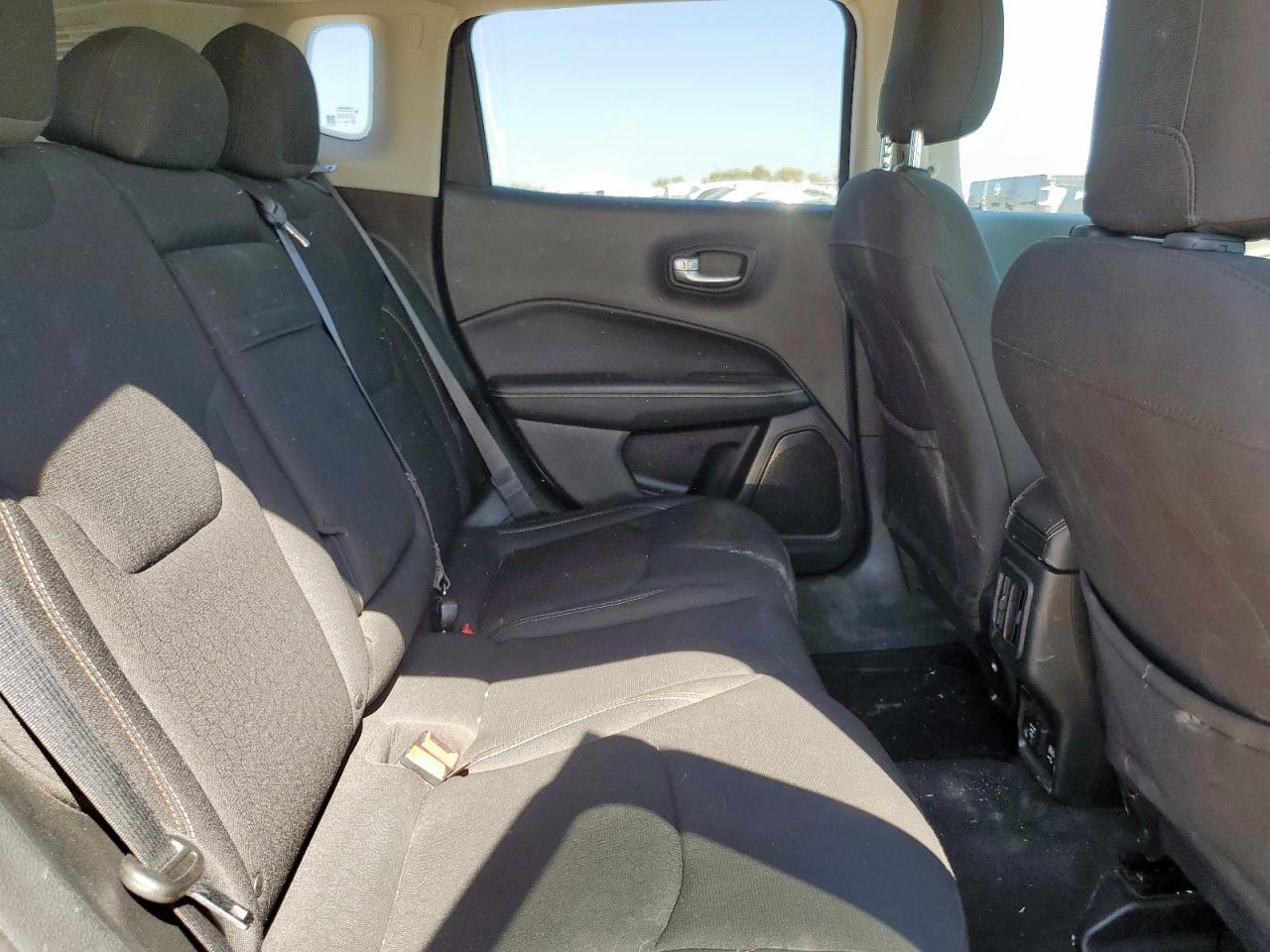 2018 Jeep Compass Sport VIN: 3C4NJCAB4JT123504 Lot: 86292645