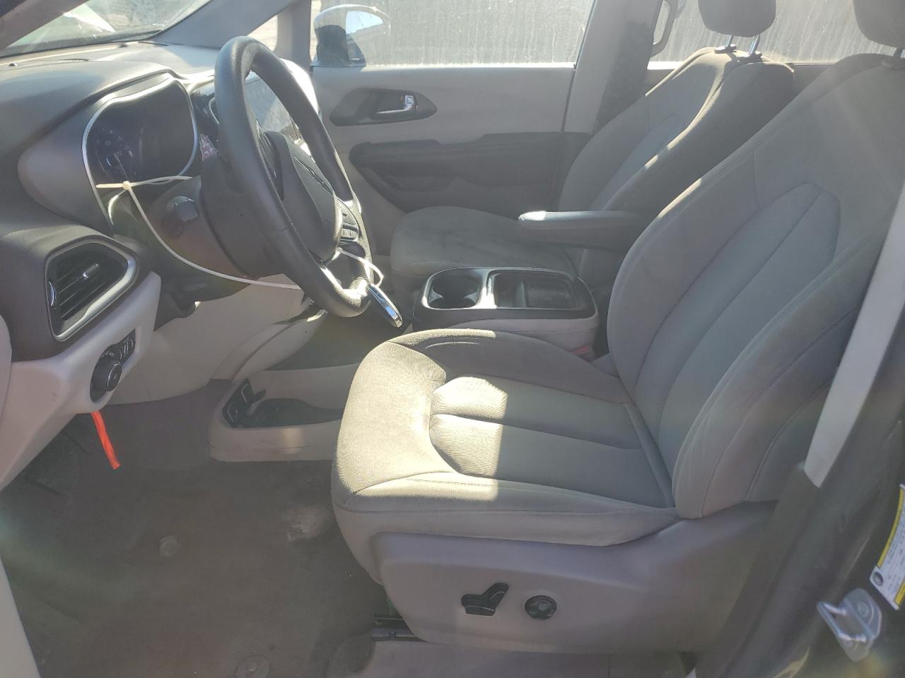 2020 Chrysler Pacifica Touring VIN: 2C4RC1FG4LR124131 Lot: 86478615