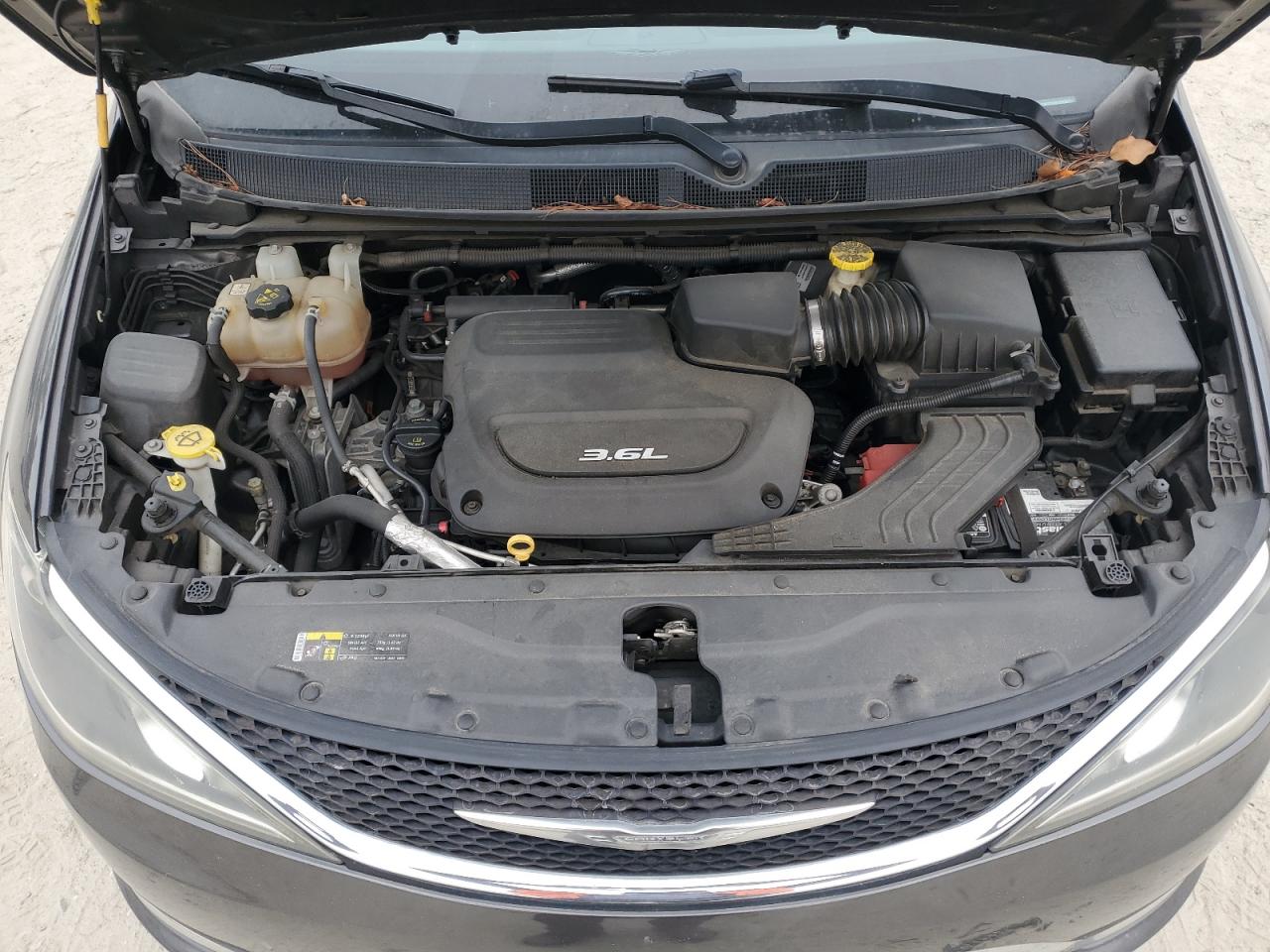 2017 Chrysler Pacifica Touring L VIN: 2C4RC1BG3HR559266 Lot: 89901365