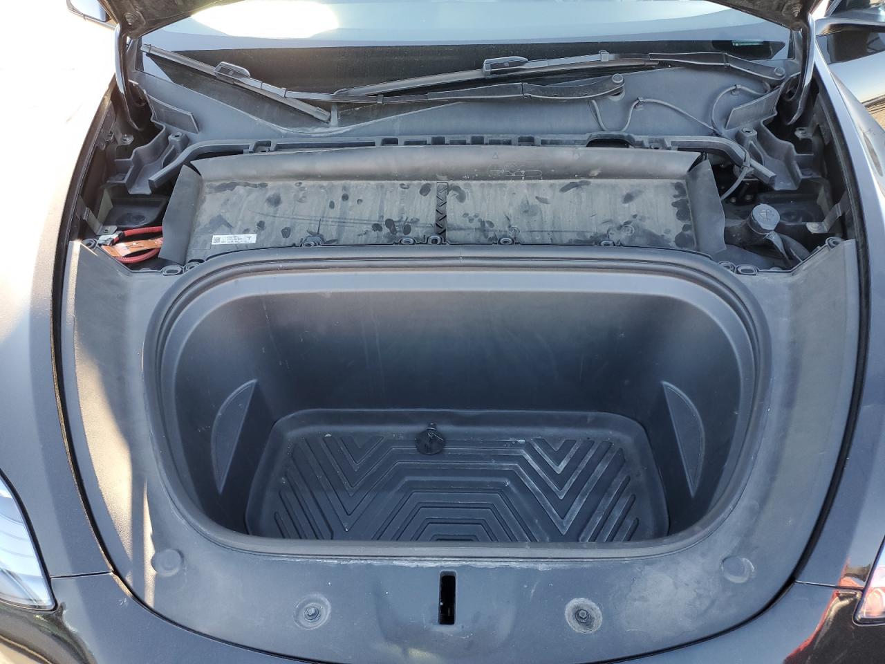 2024 Tesla Model Y VIN: 7SAYGDEE8RF108362 Lot: 90647665