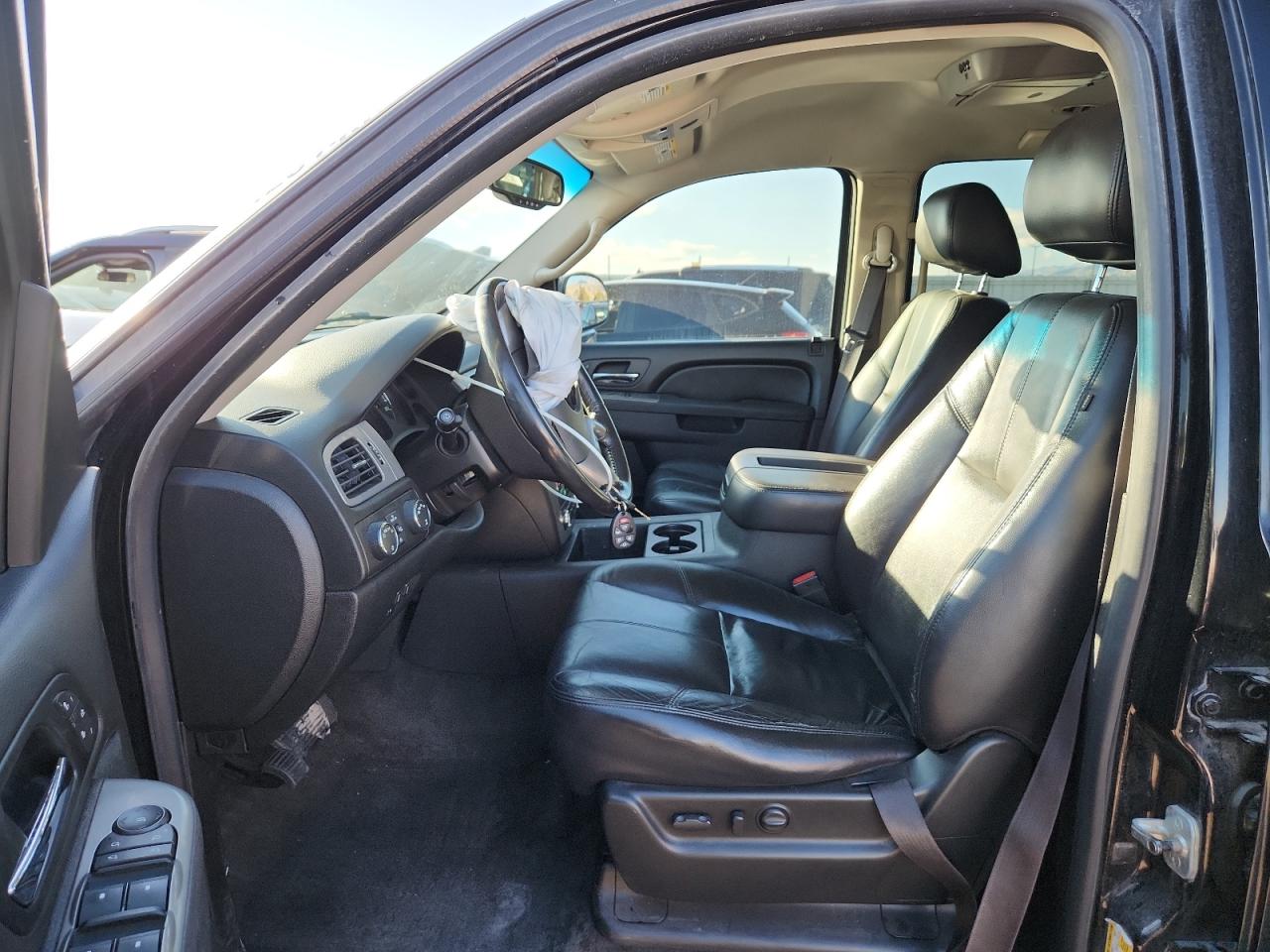 2010 Chevrolet Tahoe K1500 Lt VIN: 1GNUKBE08AR225609 Lot: 82423145