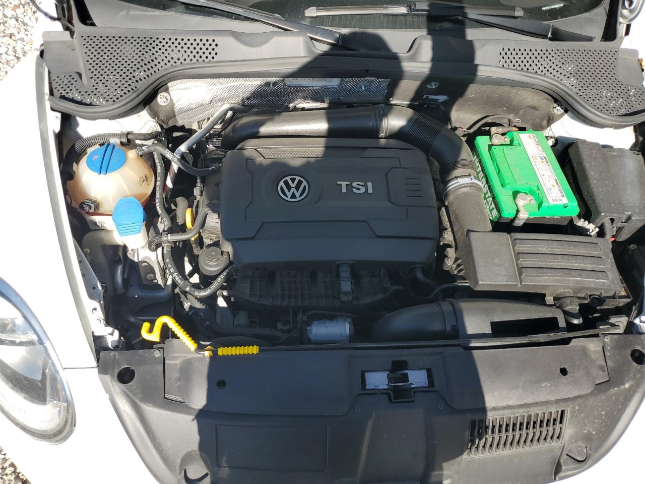 2015 Volkswagen Beetle 1.8T VIN: 3VW517AT8FM820561 Lot: 85744485