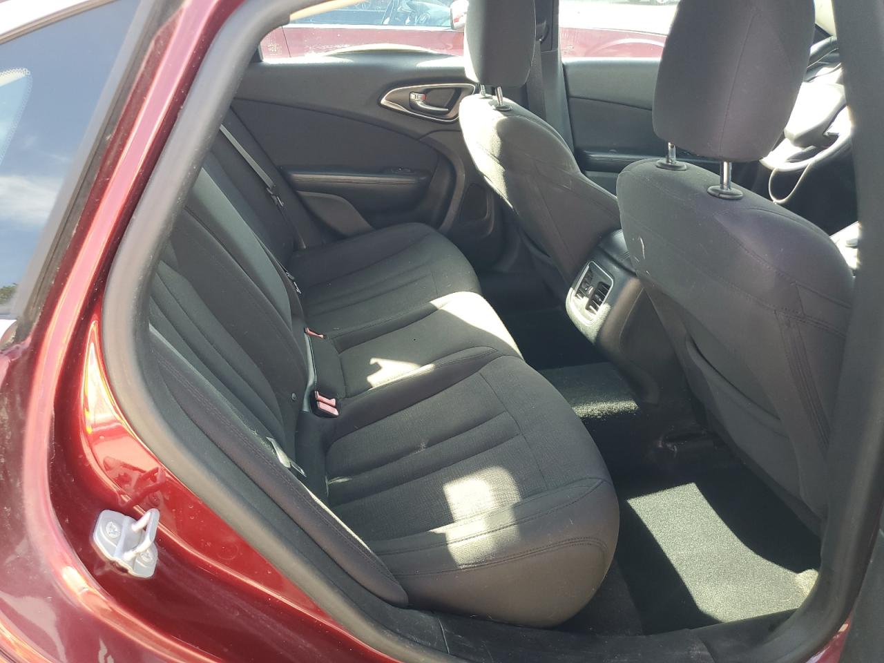 2015 Chrysler 200 Limited VIN: 1C3CCCAB7FN642463 Lot: 85918765