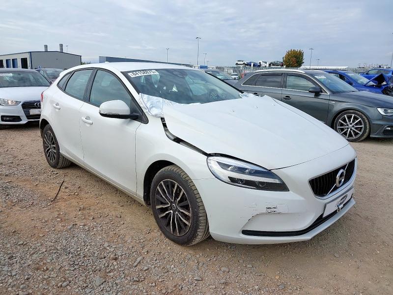 2016 VOLVO V40 MOMENTUM NAV + D2 AUT 