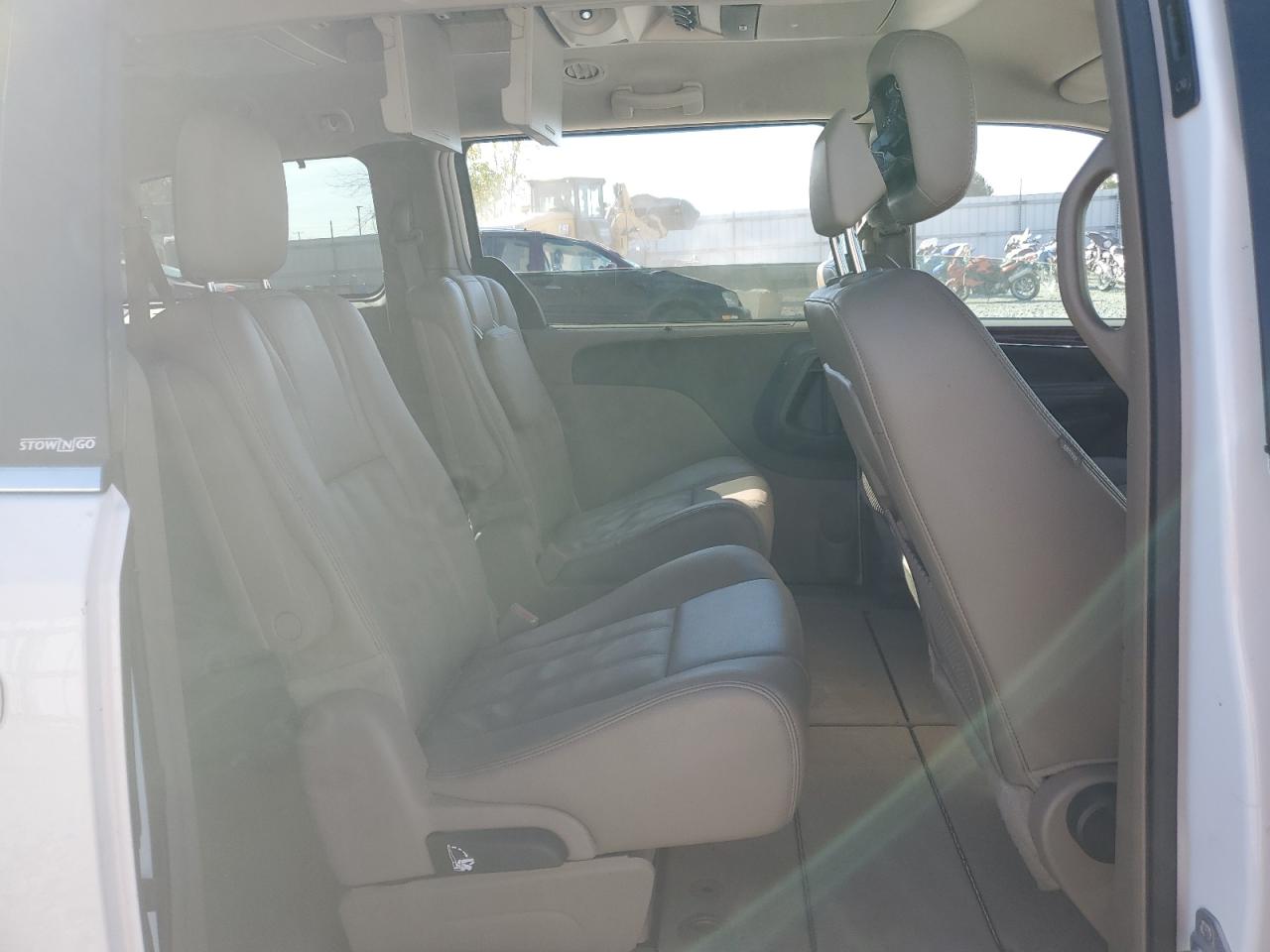 2013 Chrysler Town & Country Touring VIN: 2C4RC1BG4DR819443 Lot: 82008005