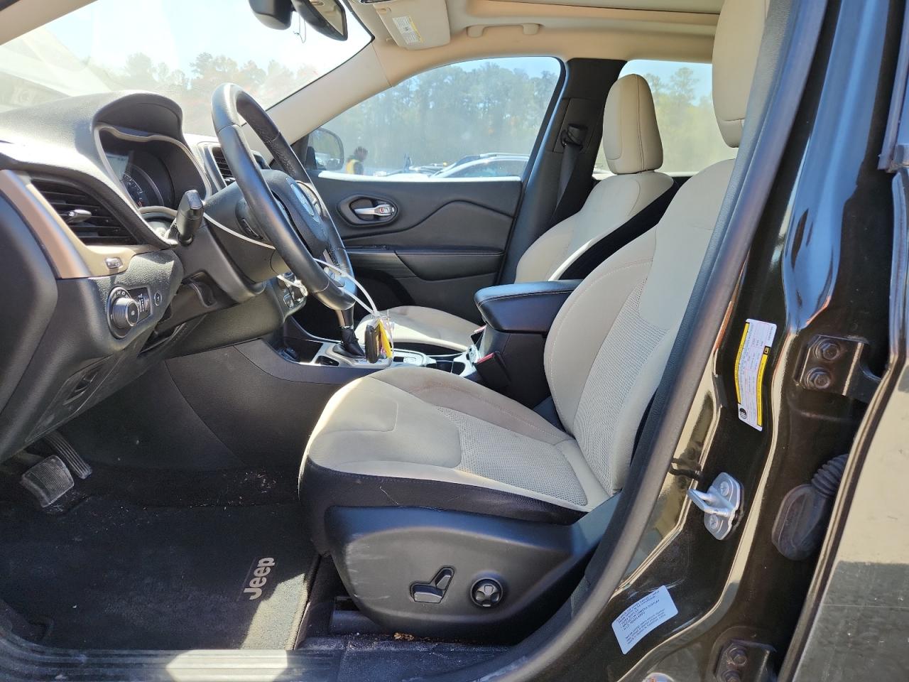 2016 Jeep Cherokee Latitude VIN: 1C4PJLCS6GW283702 Lot: 86982435