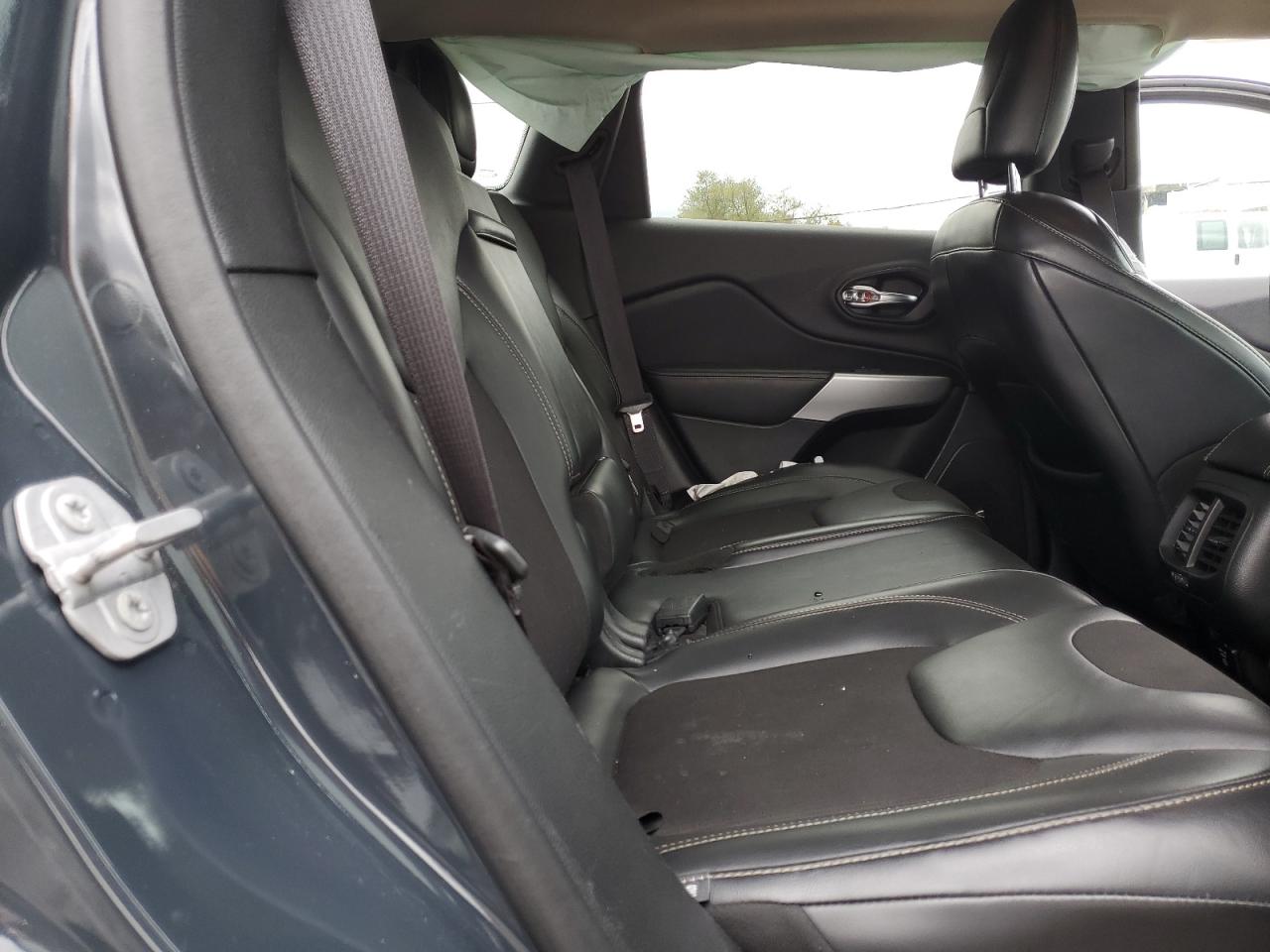 2018 Jeep Cherokee Latitude Plus VIN: 1C4PJLLB1JD584834 Lot: 87045325