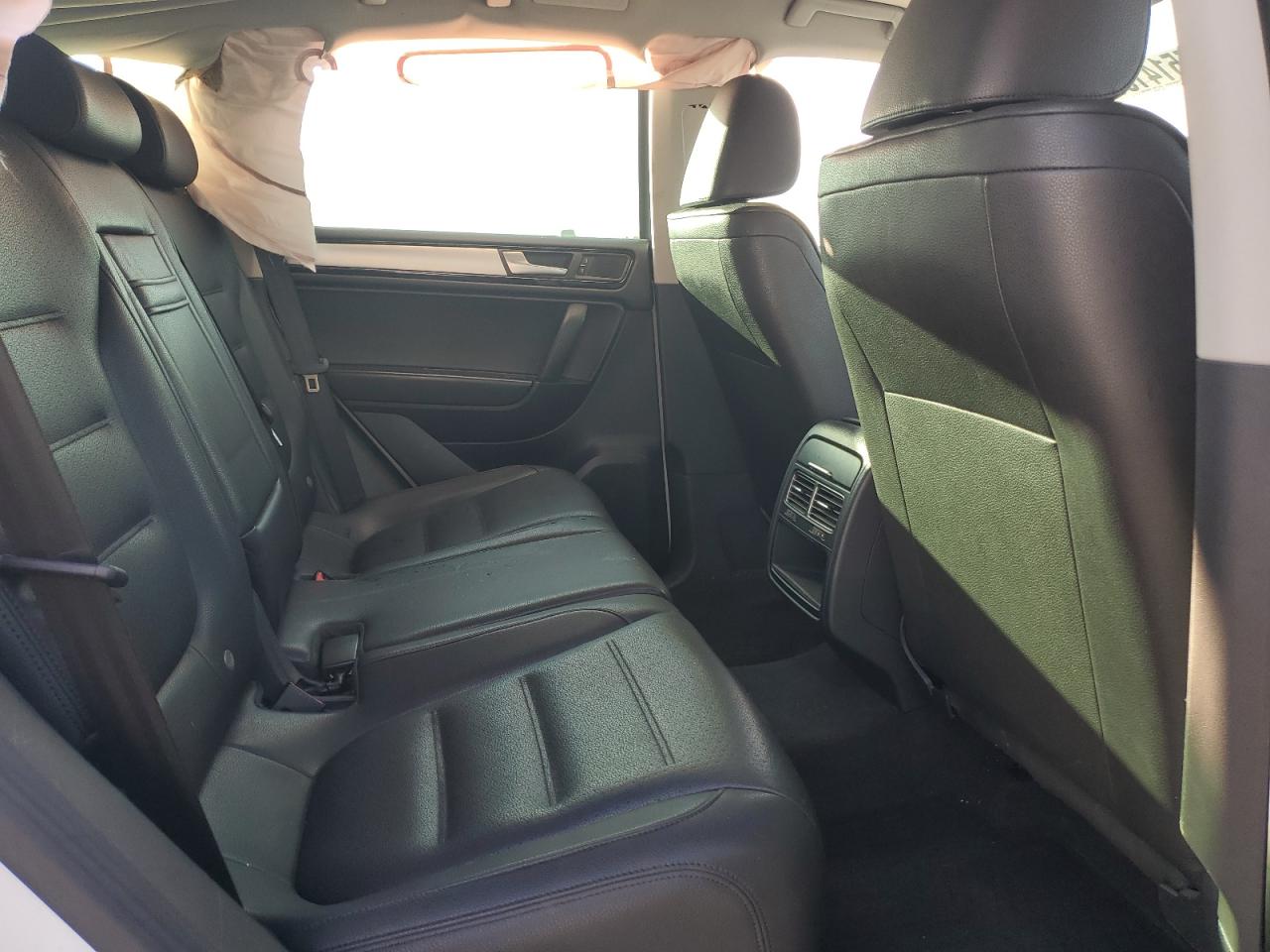 2014 Volkswagen Touareg V6 VIN: WVGEF9BP2ED010575 Lot: 85514155