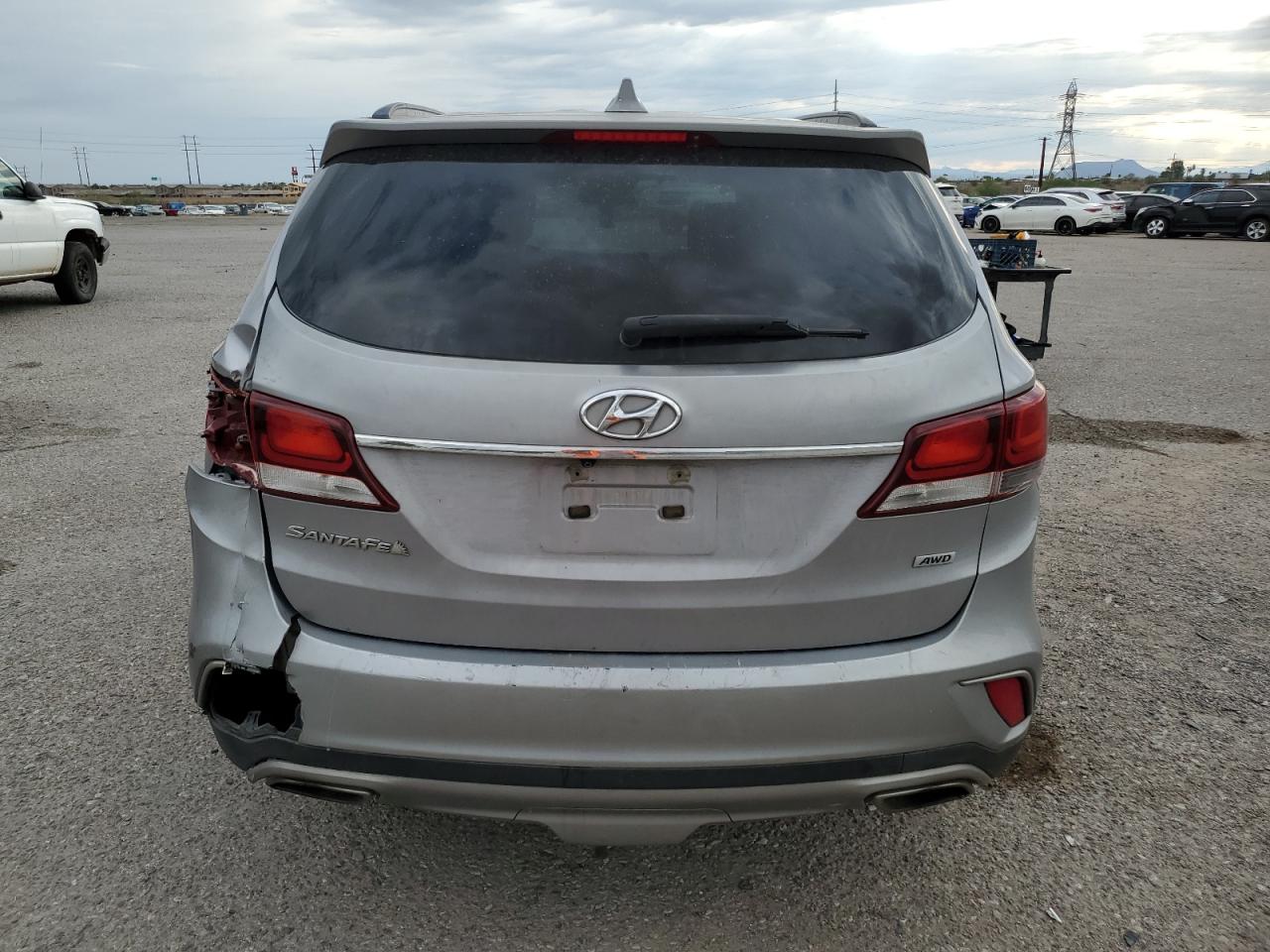 2017 Hyundai Santa Fe Se VIN: KM8SMDHF0HU227587 Lot: 86111125