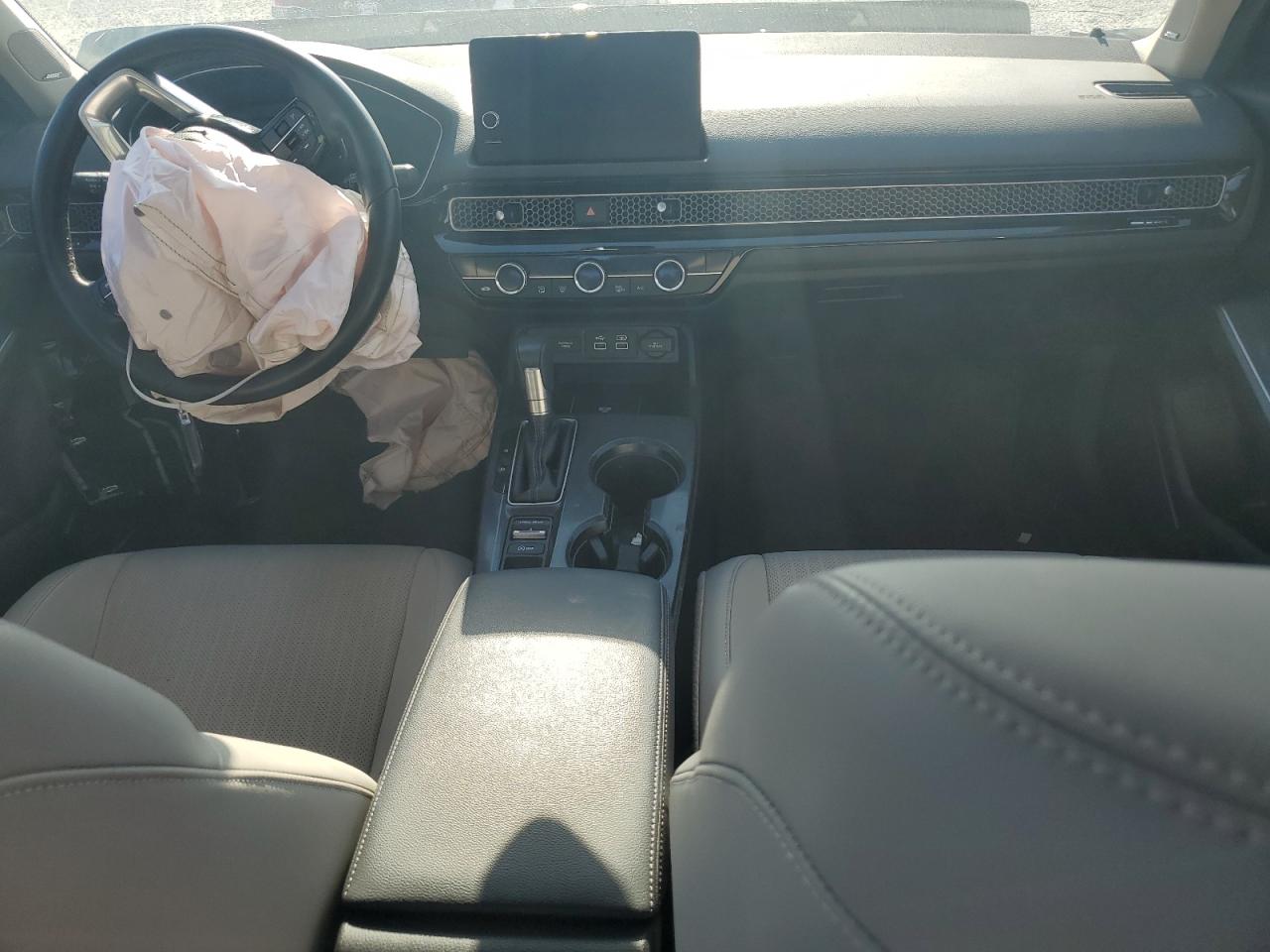 2024 Honda Civic Touring VIN: 2HGFE1F91RH334975 Lot: 84302595