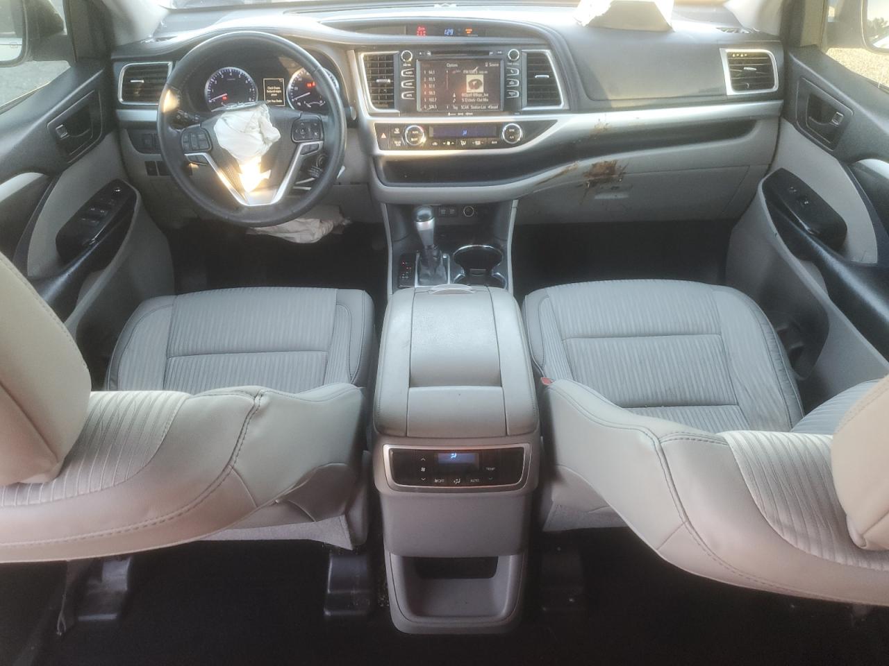 2018 Toyota Highlander Le VIN: 5TDZZRFH8JS283745 Lot: 87429215