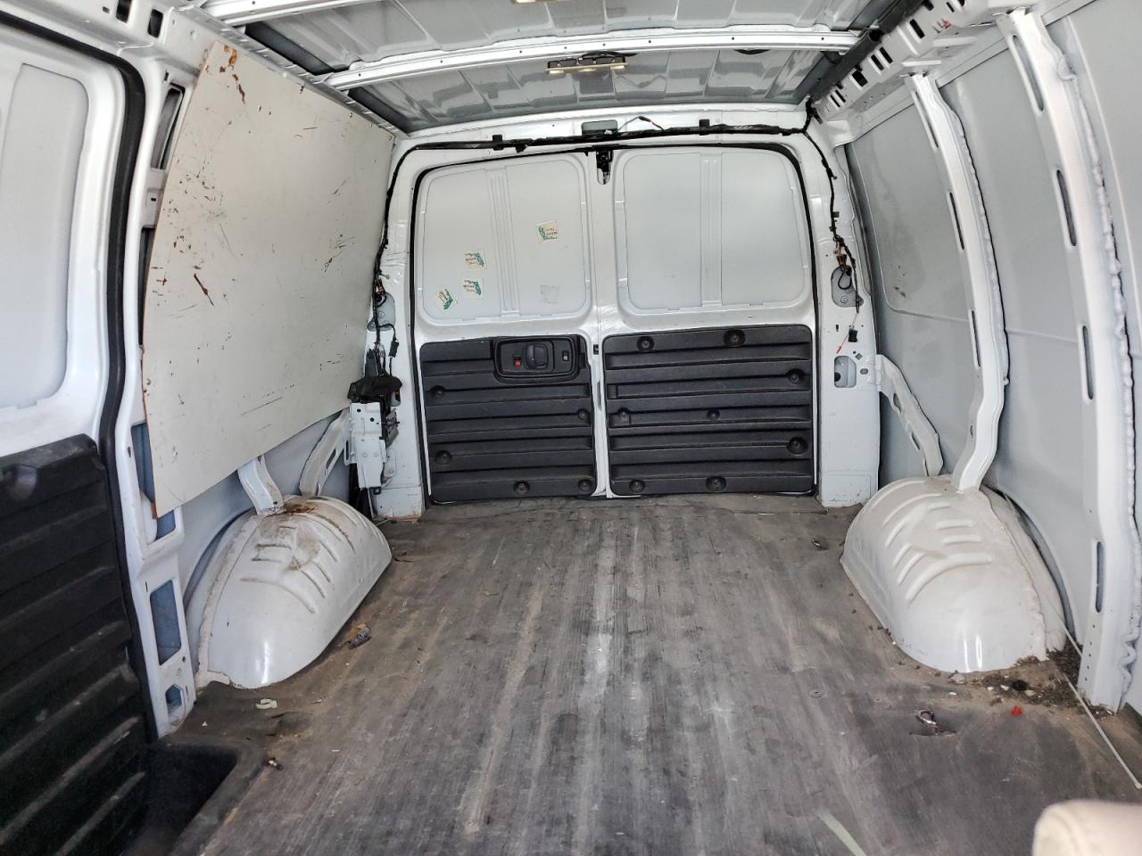 2019 Chevrolet Express G2500 VIN: 1GCWGAFG8K1152279 Lot: 82228145