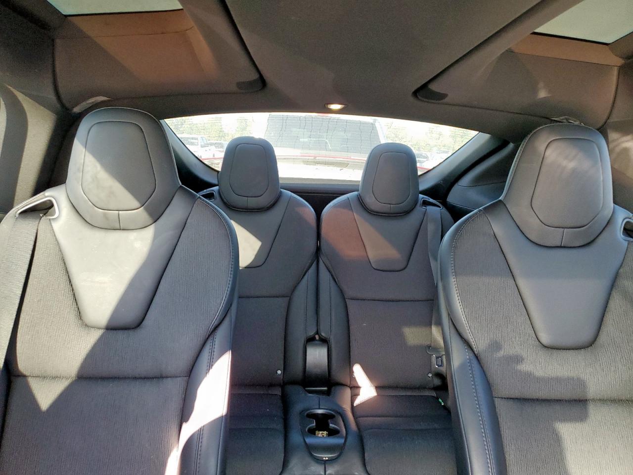 2018 Tesla Model X VIN: 5YJXCBE21JF114779 Lot: 85651995