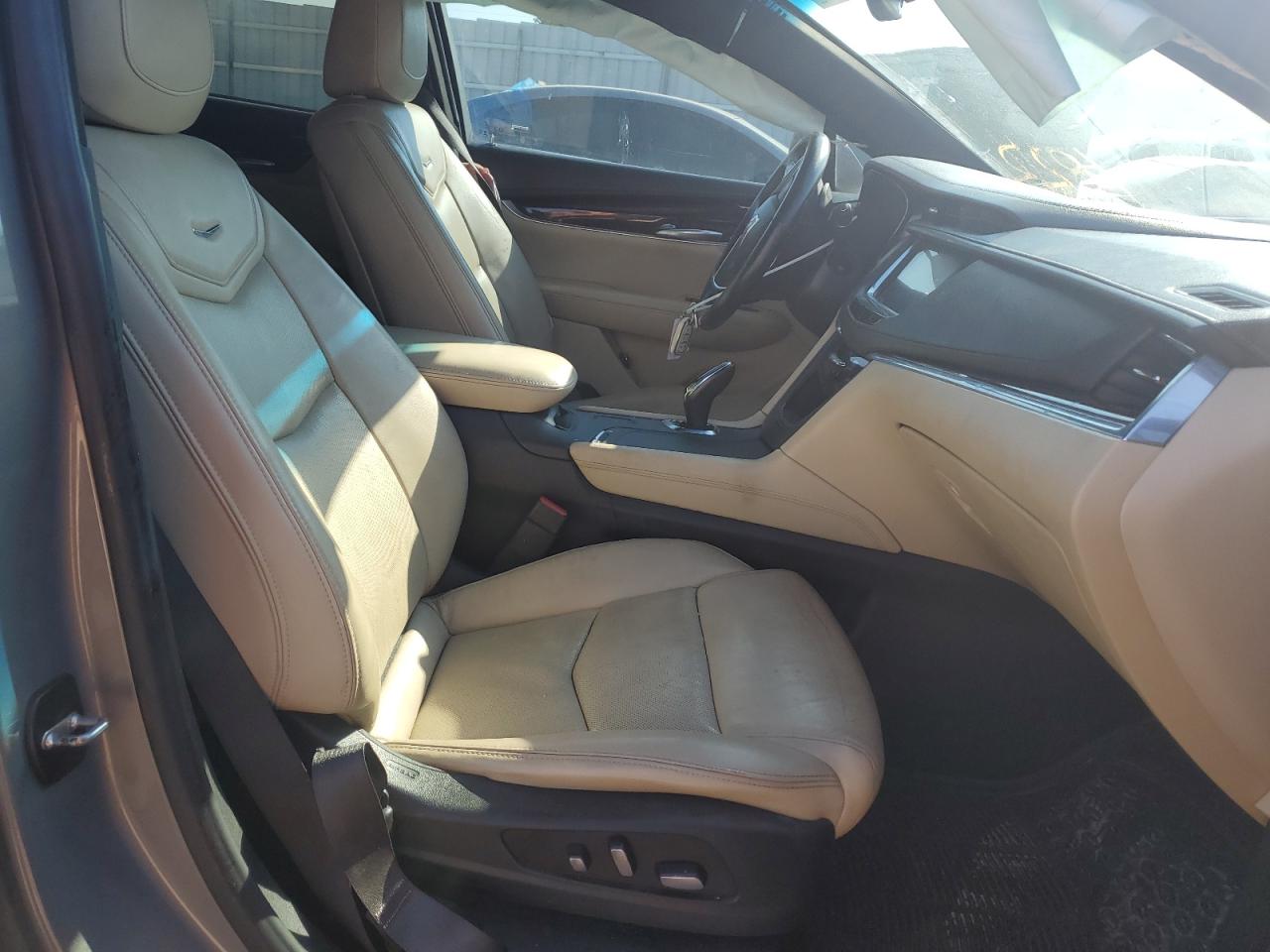 2018 Cadillac Xt5 Luxury VIN: 1GYKNCRSXJZ222472 Lot: 85140575