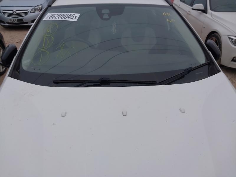 2013 VOLVO V40 D2 CROSS COUNTRY LUX 5DR