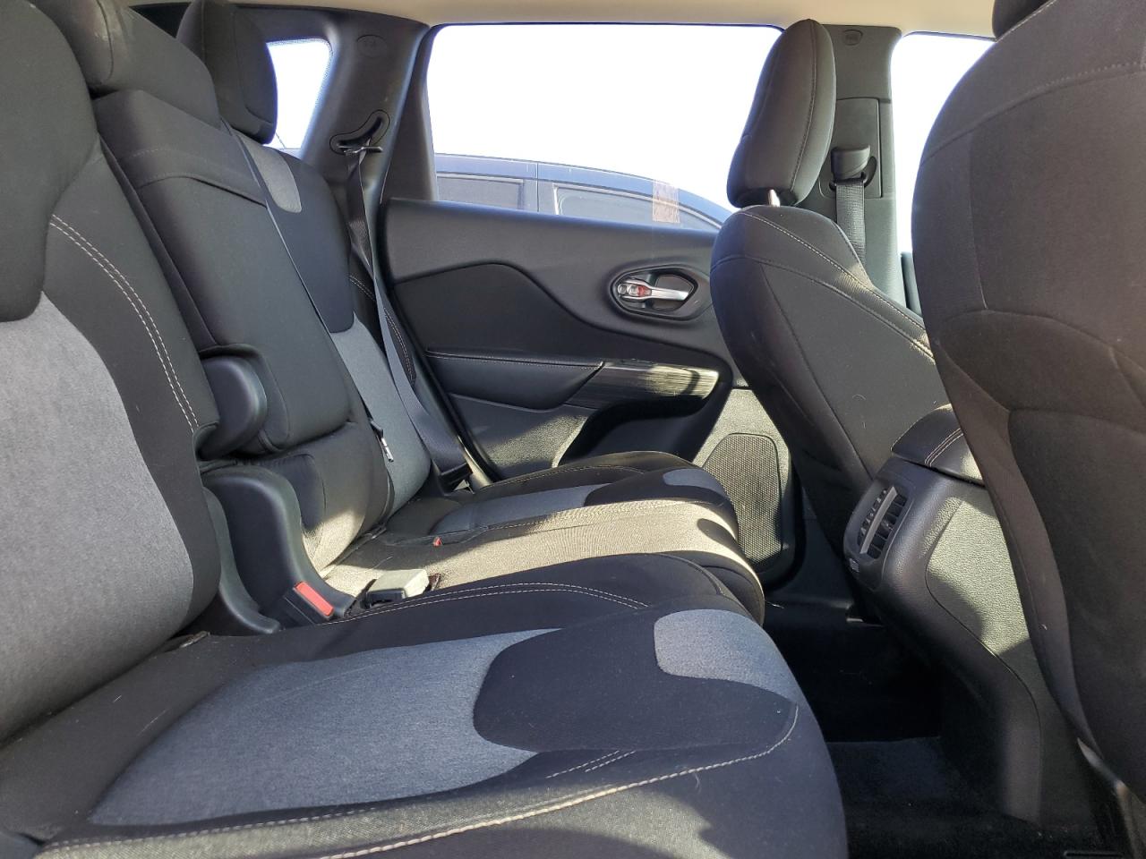 2016 Jeep Cherokee Sport VIN: 1C4PJLAB6GW135410 Lot: 90140355