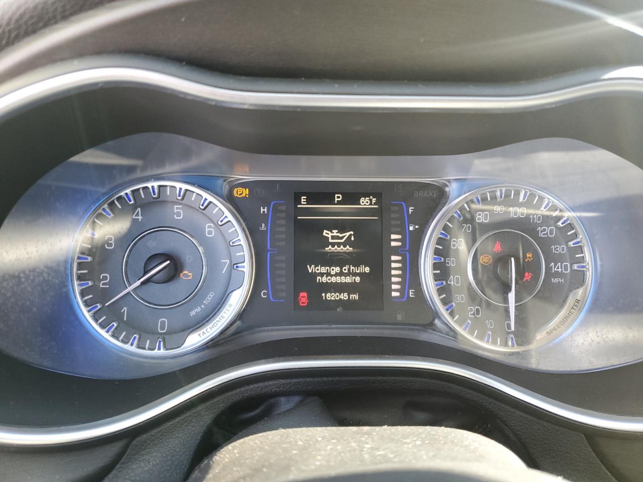 2015 Chrysler 200 Limited VIN: 1C3CCCAB8FN744242 Lot: 82416315