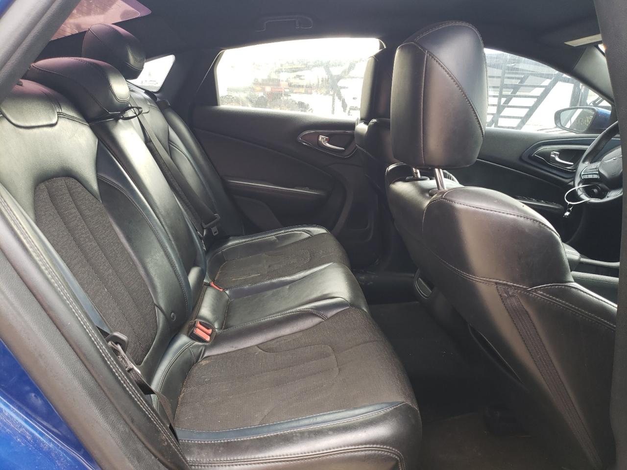 2015 Chrysler 200 S VIN: 1C3CCCBBXFN555042 Lot: 82428265