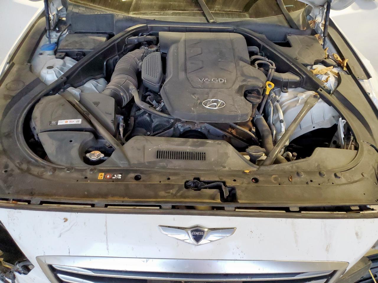 2015 Hyundai Genesis 3.8L VIN: KMHGN4JE5FU070656 Lot: 85705475