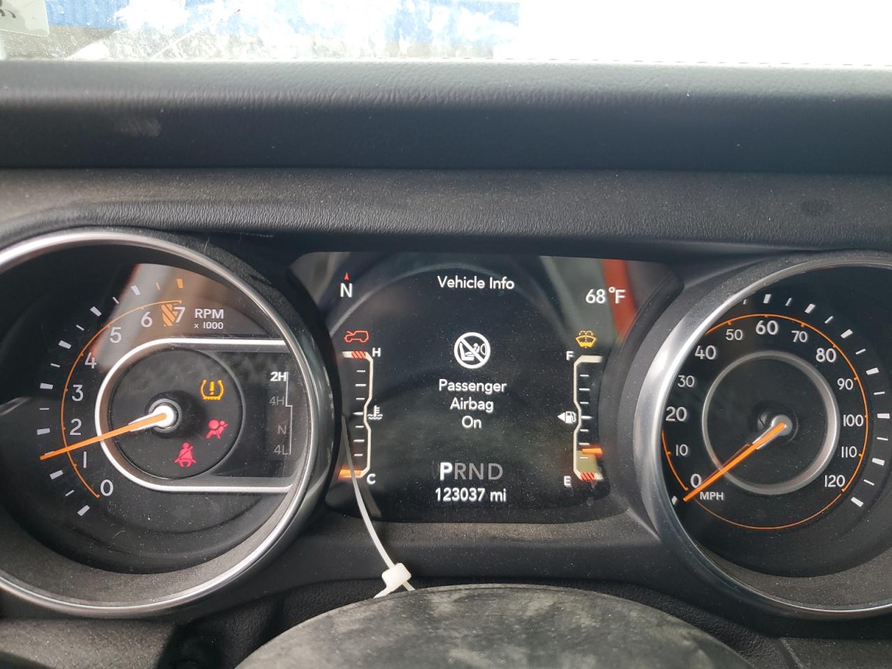 2018 Jeep Wrangler Unlimited Sahara VIN: 1C4HJXEG2JW315539 Lot: 82266525