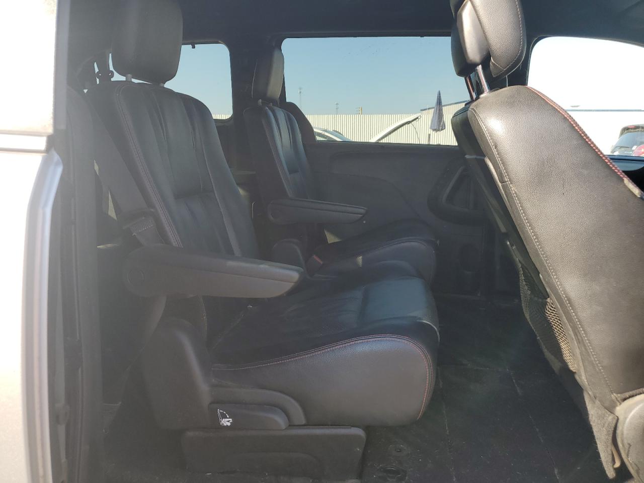 2015 Dodge Grand Caravan R/T VIN: 2C4RDGEG0FR597580 Lot: 84706865