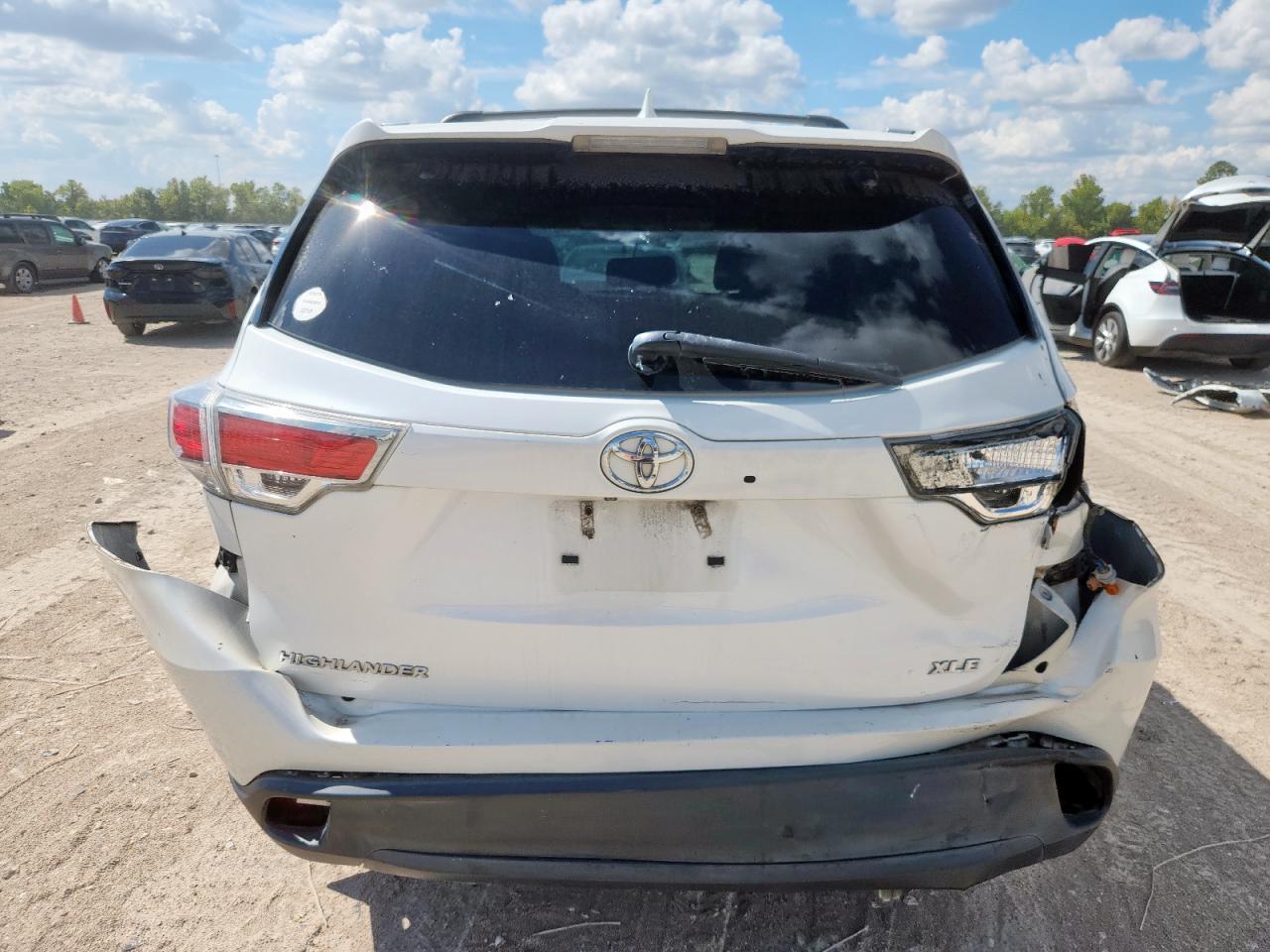 2015 Toyota Highlander Xle VIN: 5TDKKRFH2FS054796 Lot: 85516905