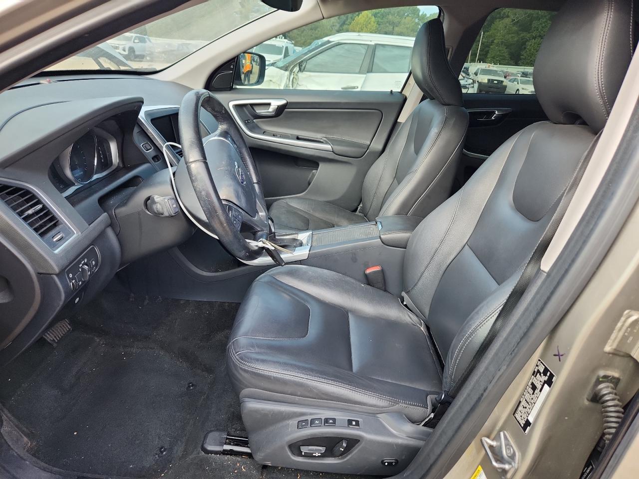 2016 Volvo Xc60 T5 Premier VIN: YV440MDK7G2862082 Lot: 86229575