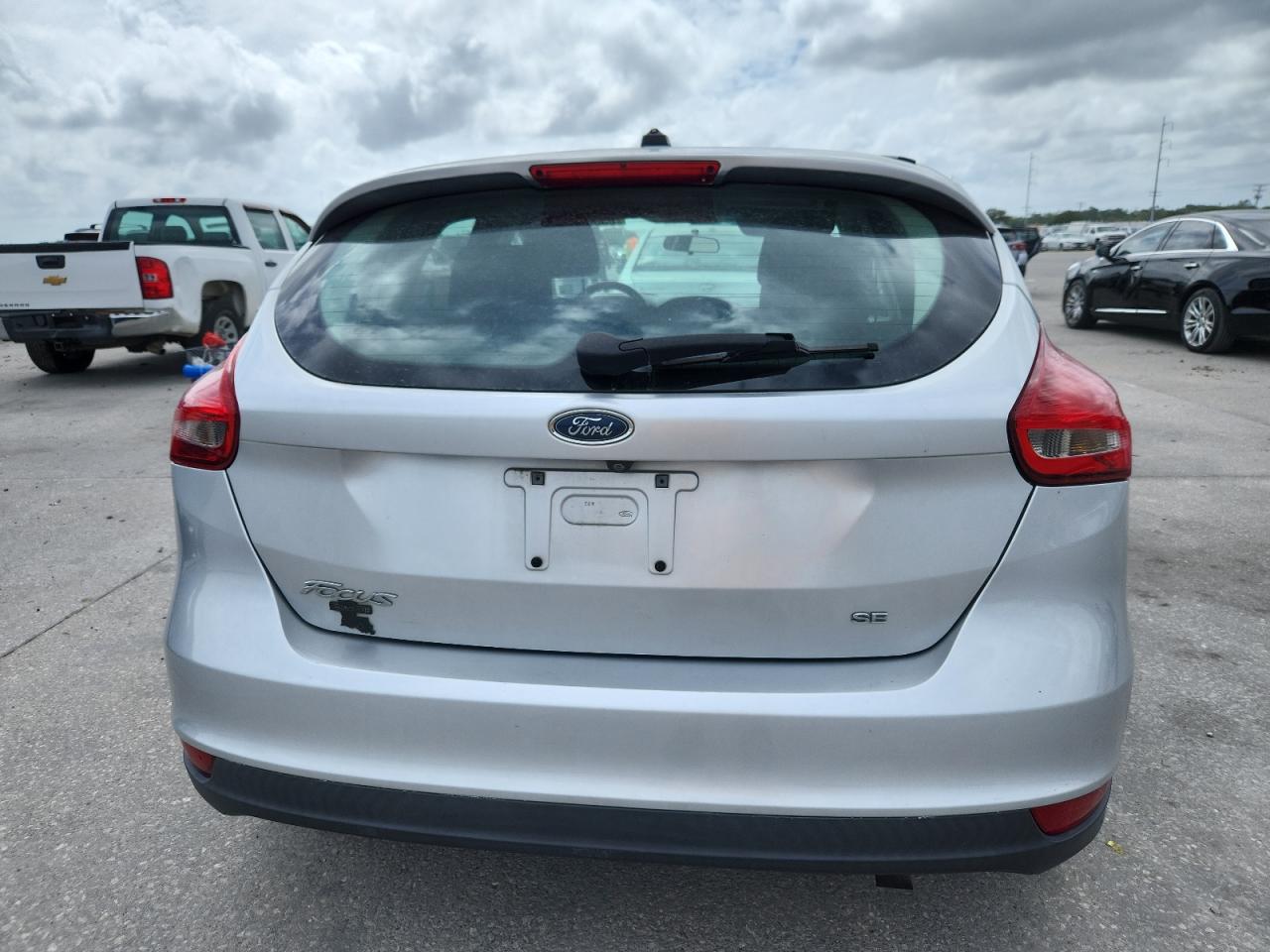 2017 Ford Focus Se VIN: 1FADP3K2XHL297937 Lot: 85308575