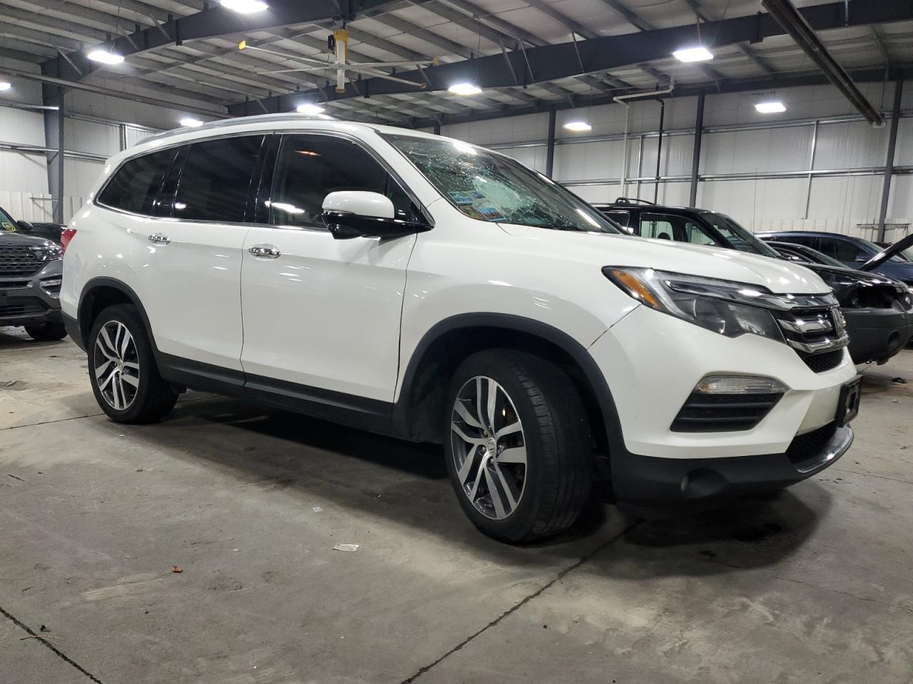 2017 Honda Pilot Touring VIN: 5FNYF6H94HB102051 Lot: 85917225