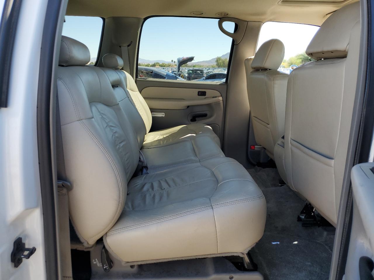 2001 Chevrolet Suburban C1500 VIN: 3GNEC16T51G260421 Lot: 85195385