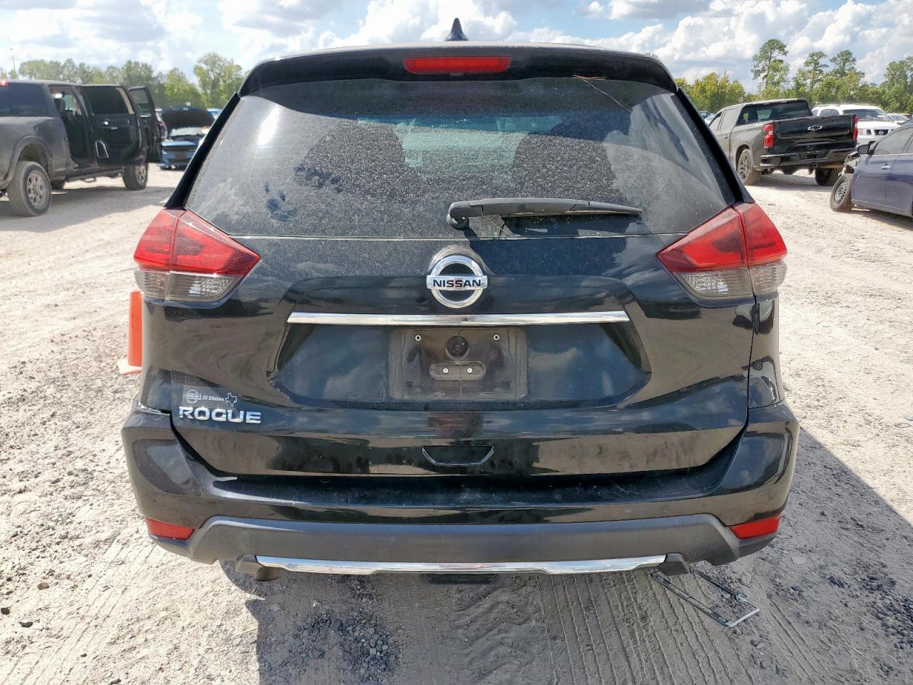 2017 Nissan Rogue S VIN: 5N1AT2MT2HC774431 Lot: 82290585