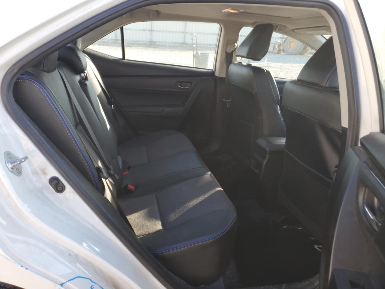 2018 Toyota Corolla L VIN: 5YFBURHE2JP831458 Lot: 84963435