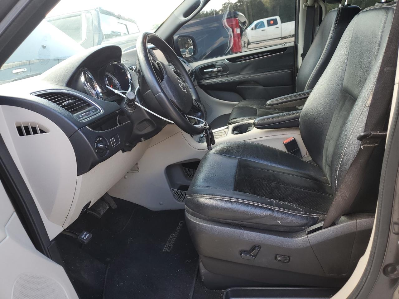2016 Dodge Grand Caravan Sxt VIN: 2C4RDGCG5GR155205 Lot: 82621855