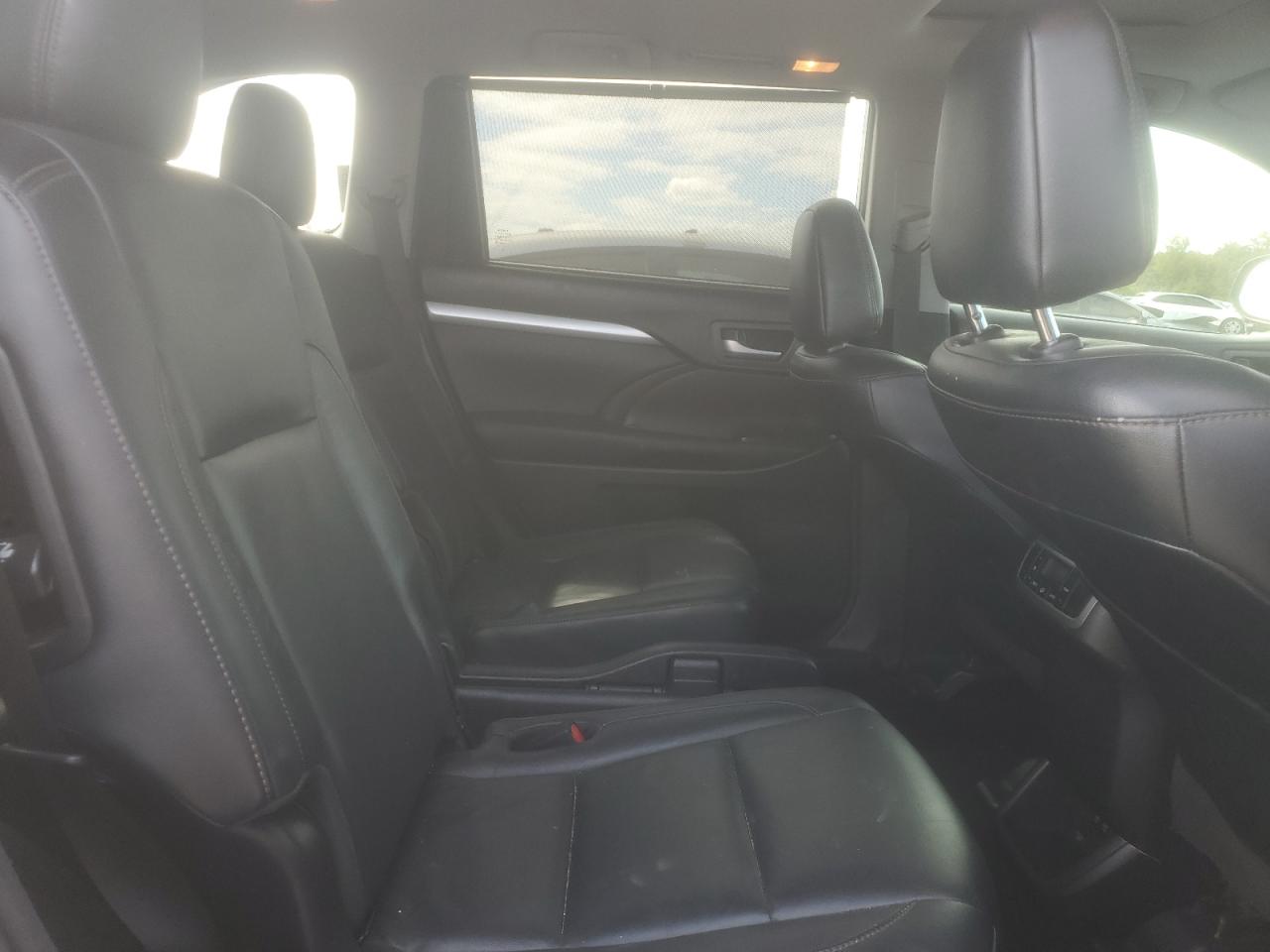 2017 Toyota Highlander Se VIN: 5TDKZRFH6HS233664 Lot: 84977415