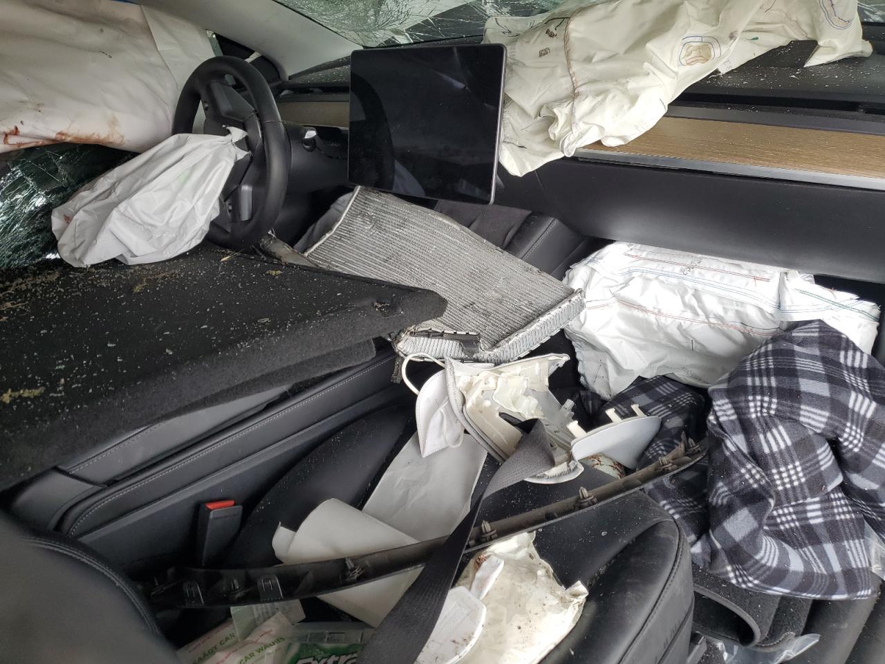 2021 Tesla Model Y VIN: 5YJYGDEE4MF217133 Lot: 82318695