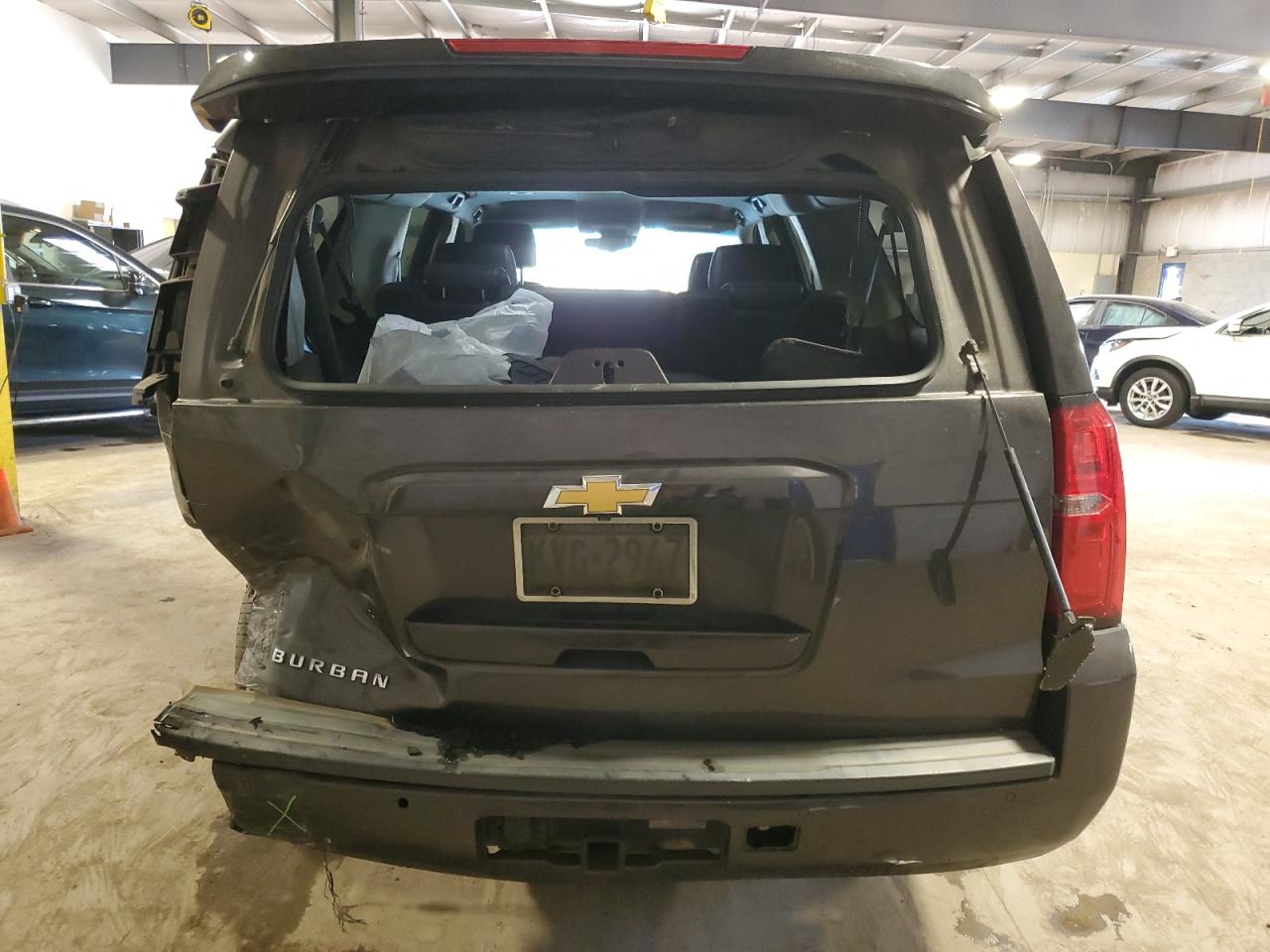 2018 Chevrolet Suburban K1500 Lt VIN: 1GNSKHKC6JR105204 Lot: 84555315
