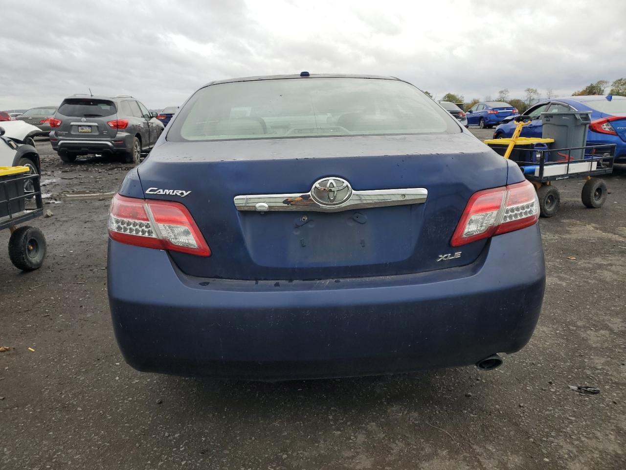 2010 Toyota Camry Base VIN: 4T1BF3EK5AU554031 Lot: 82473555