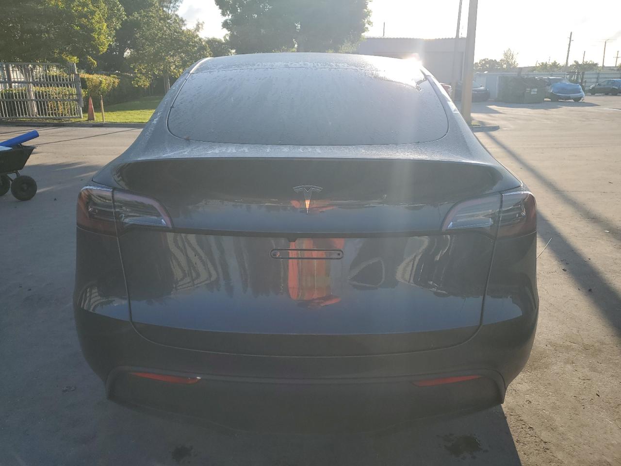 2025 Tesla Model Y VIN: 7SAYGDED6SA377714 Lot: 87358825
