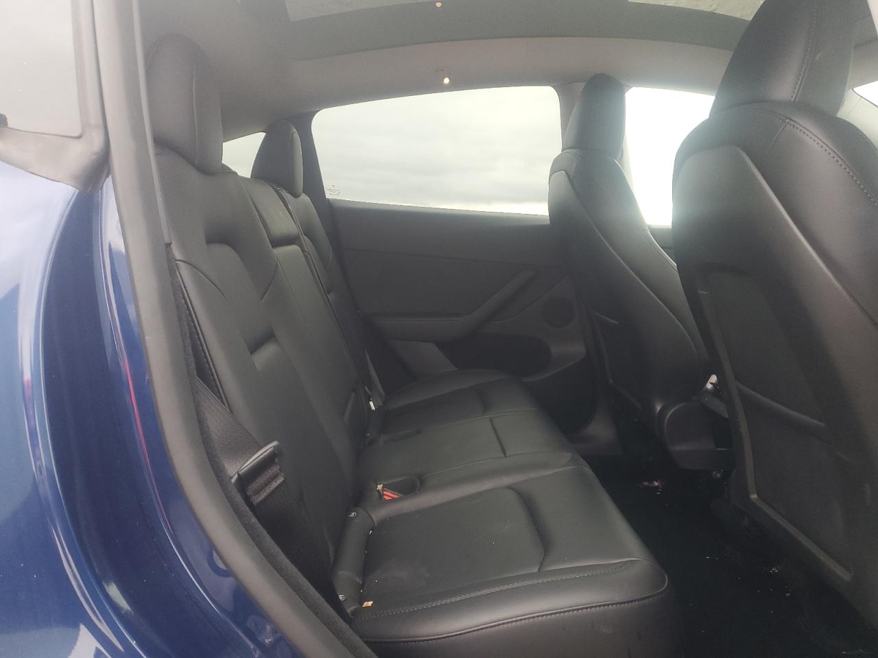 2024 Tesla Model Y VIN: 7SAYGDEE5RF154456 Lot: 82469065