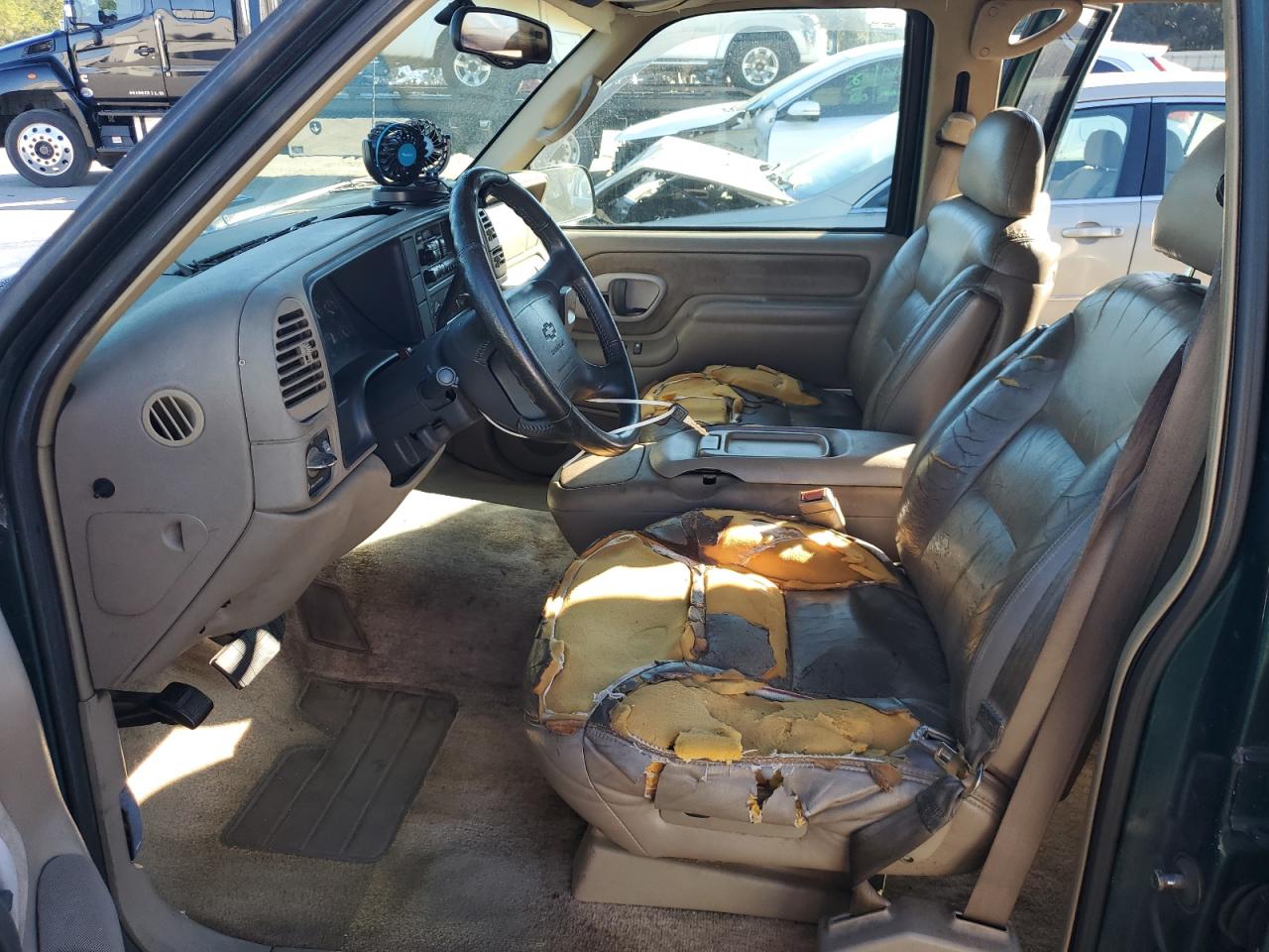 1997 Chevrolet Tahoe C1500 VIN: 1GNEC13R3VJ375791 Lot: 82682795