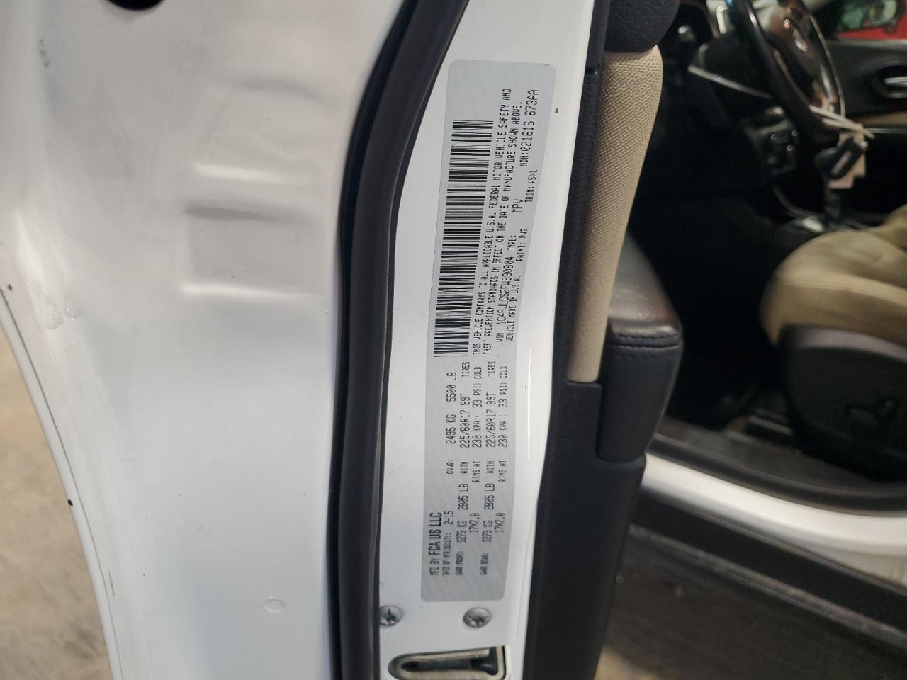 2015 Jeep Cherokee Latitude VIN: 1C4PJLCS2FW690804 Lot: 82584545