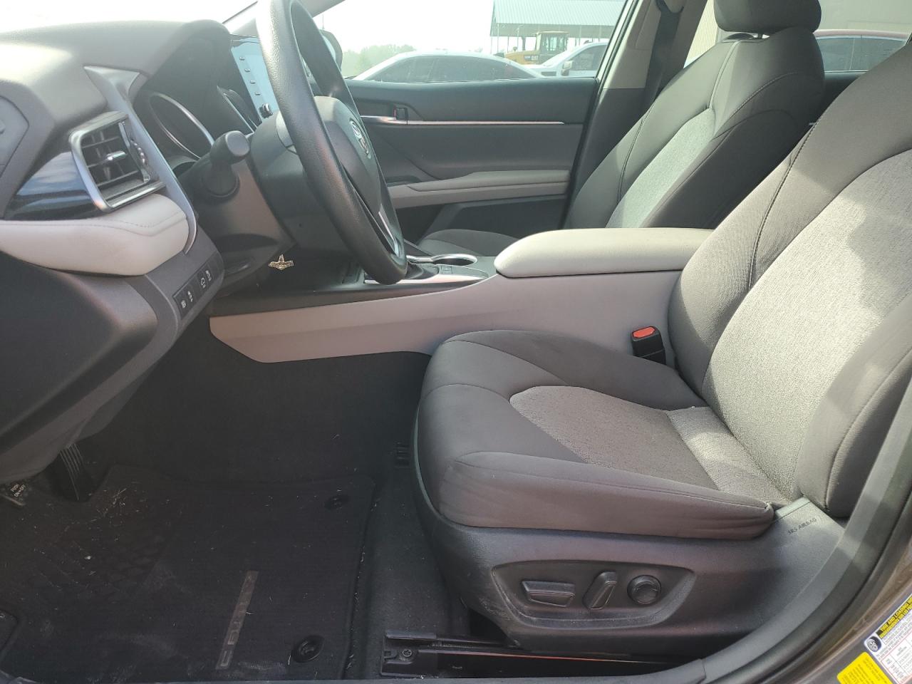 2022 Toyota Camry Le VIN: 4T1C11AK6NU698464 Lot: 81986615