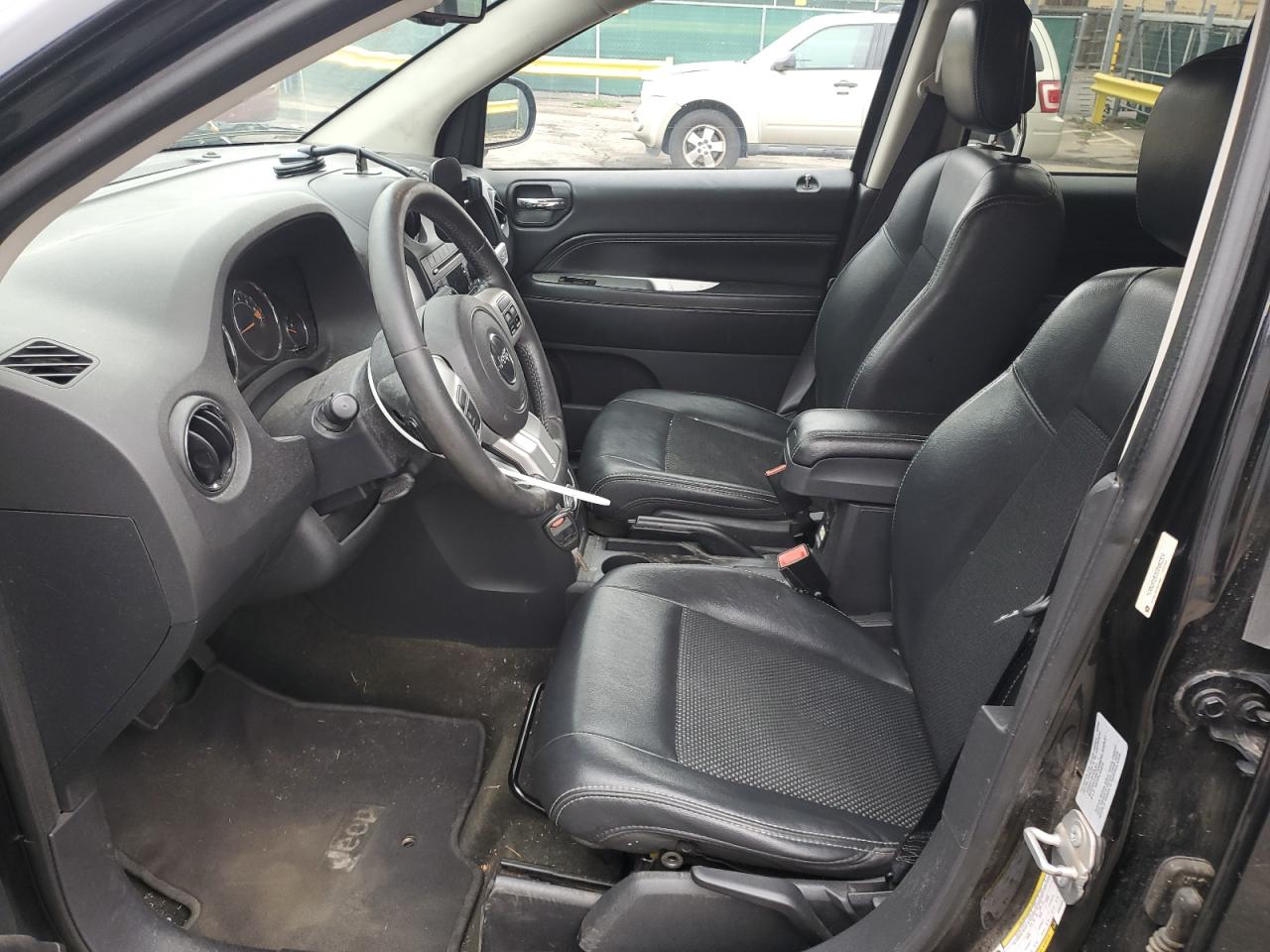 2016 Jeep Compass Latitude VIN: 1C4NJDEB3GD662324 Lot: 84271025