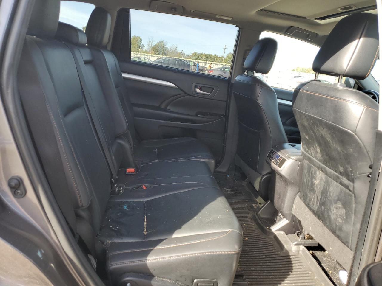 2019 Toyota Highlander Se VIN: 5TDJZRFHXKS570292 Lot: 84657215