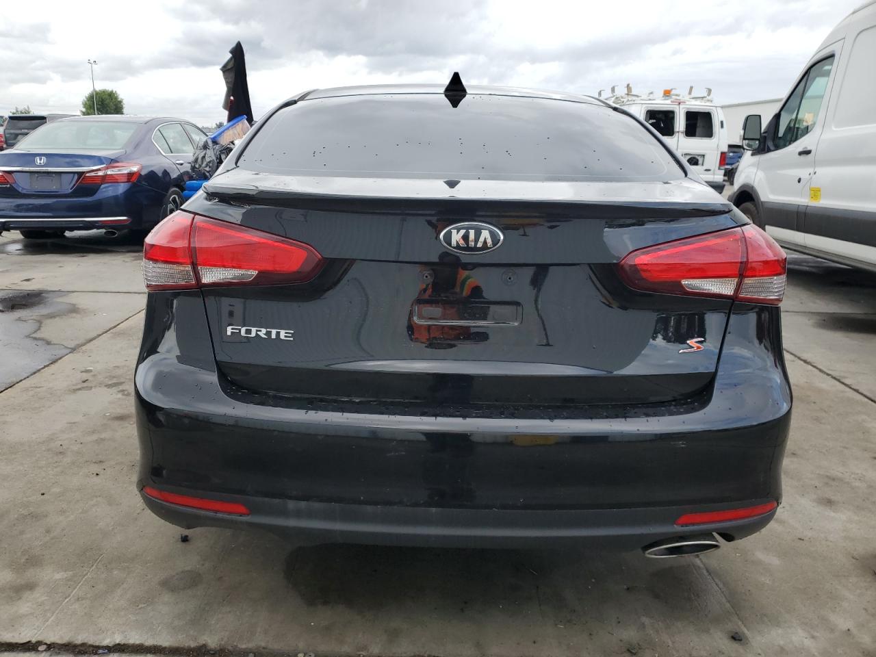 2018 Kia Forte Lx VIN: 3KPFL4A7XJE210814 Lot: 82179905