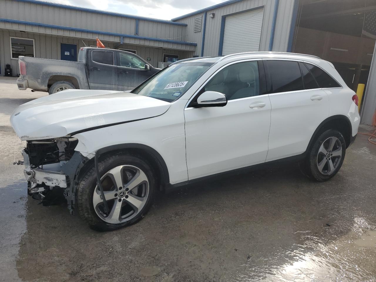 2019 Mercedes-Benz Glc 300 white  gas WDC0G4JB1KV127679 photo #1