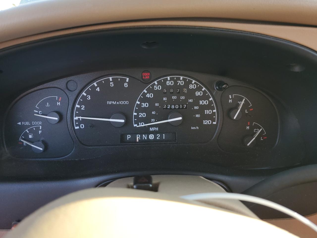 2000 Ford Explorer Eddie Bauer VIN: 1FMZU64E5YZB06659 Lot: 85009515