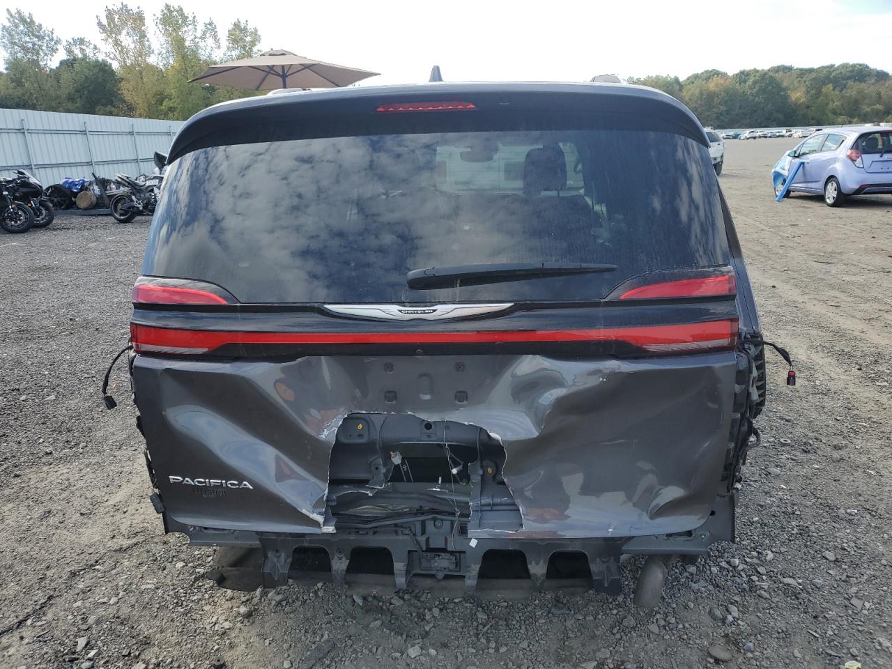 2021 Chrysler Pacifica Touring L VIN: 2C4RC1BG1MR608068 Lot: 85698365