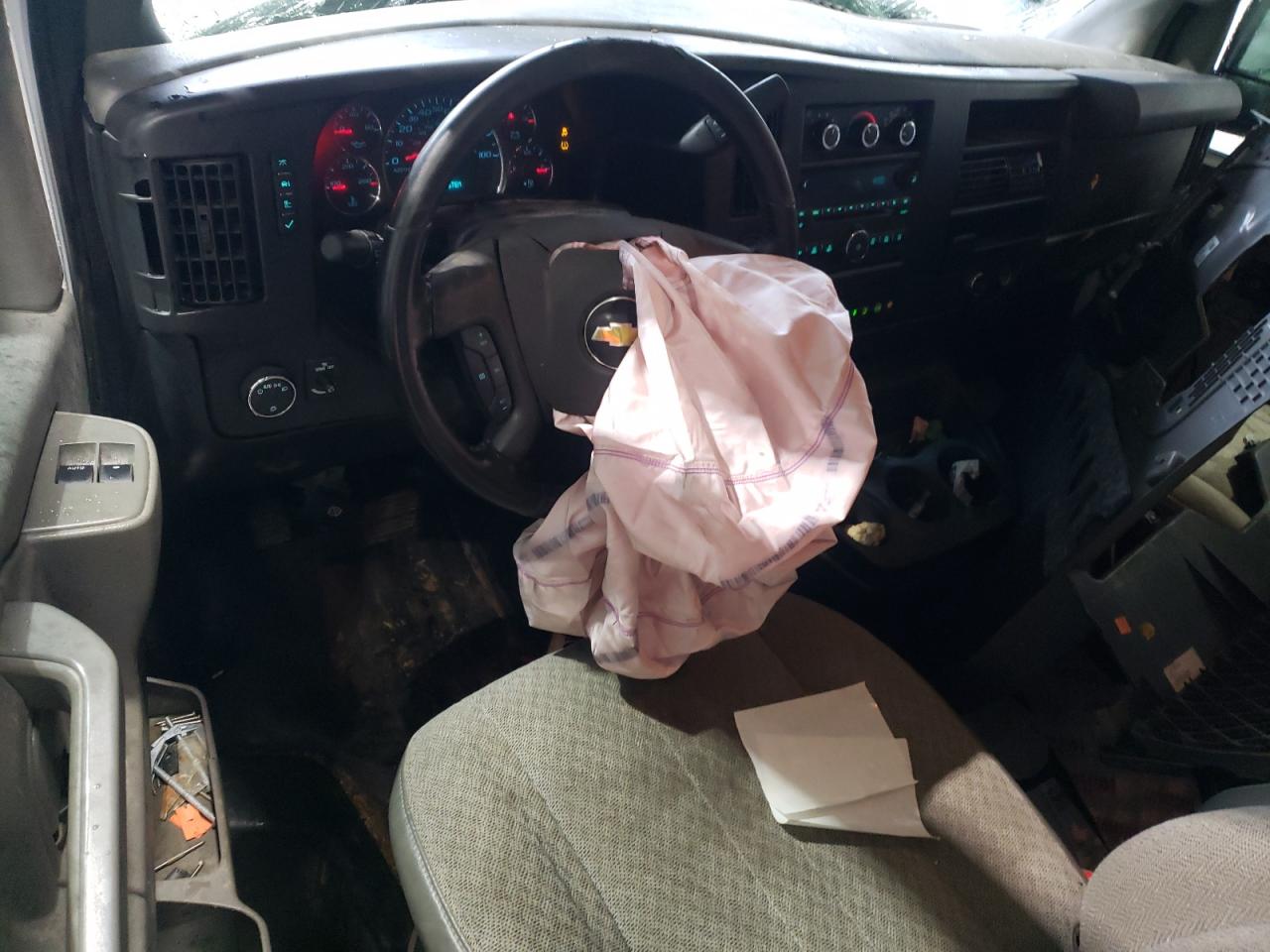 2020 Chevrolet Express G2500 VIN: 1GCWGAFGXL1247900 Lot: 90006315