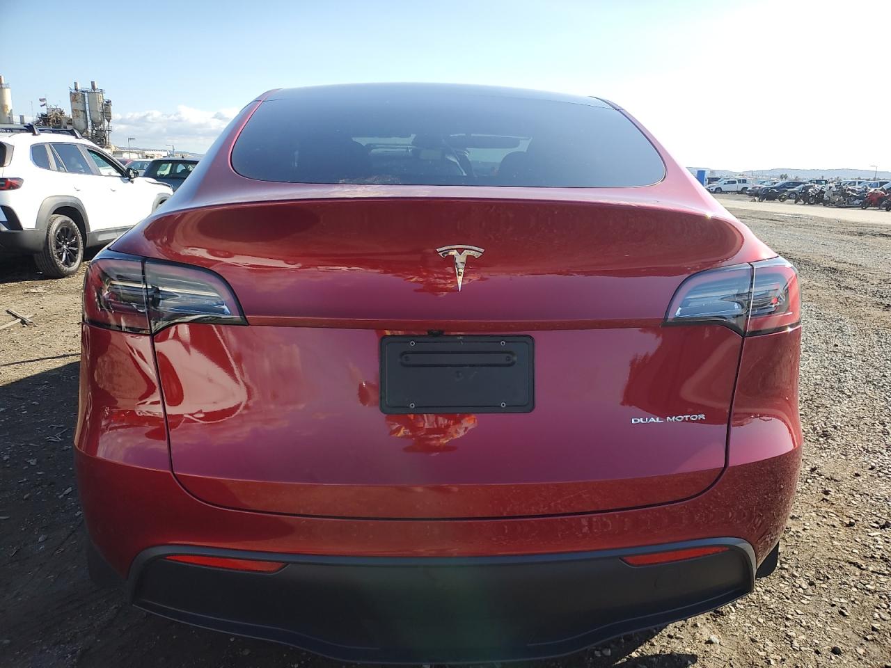 2024 Tesla Model Y VIN: 7SAYGAEE1RF066972 Lot: 82543545